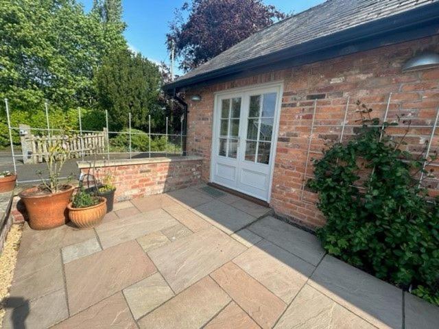 The Hayloft - Cheshire Crewe Exterior foto